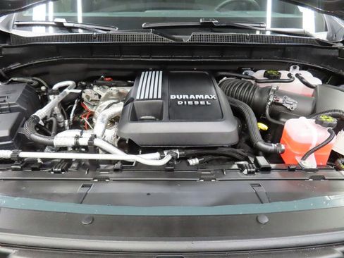 Used 2026 Chevrolet Tahoe Z71 w/ Comfort Package AWD/4WD image 40