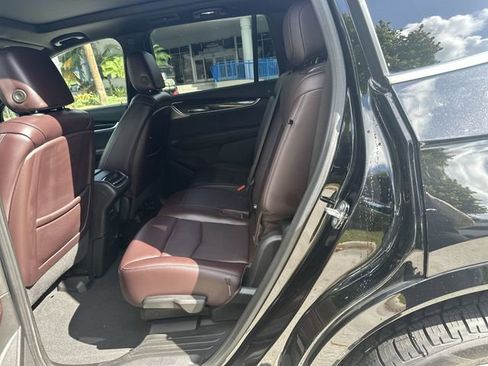 Used 2023 Cadillac XT6 Premium Luxury FWD image 27