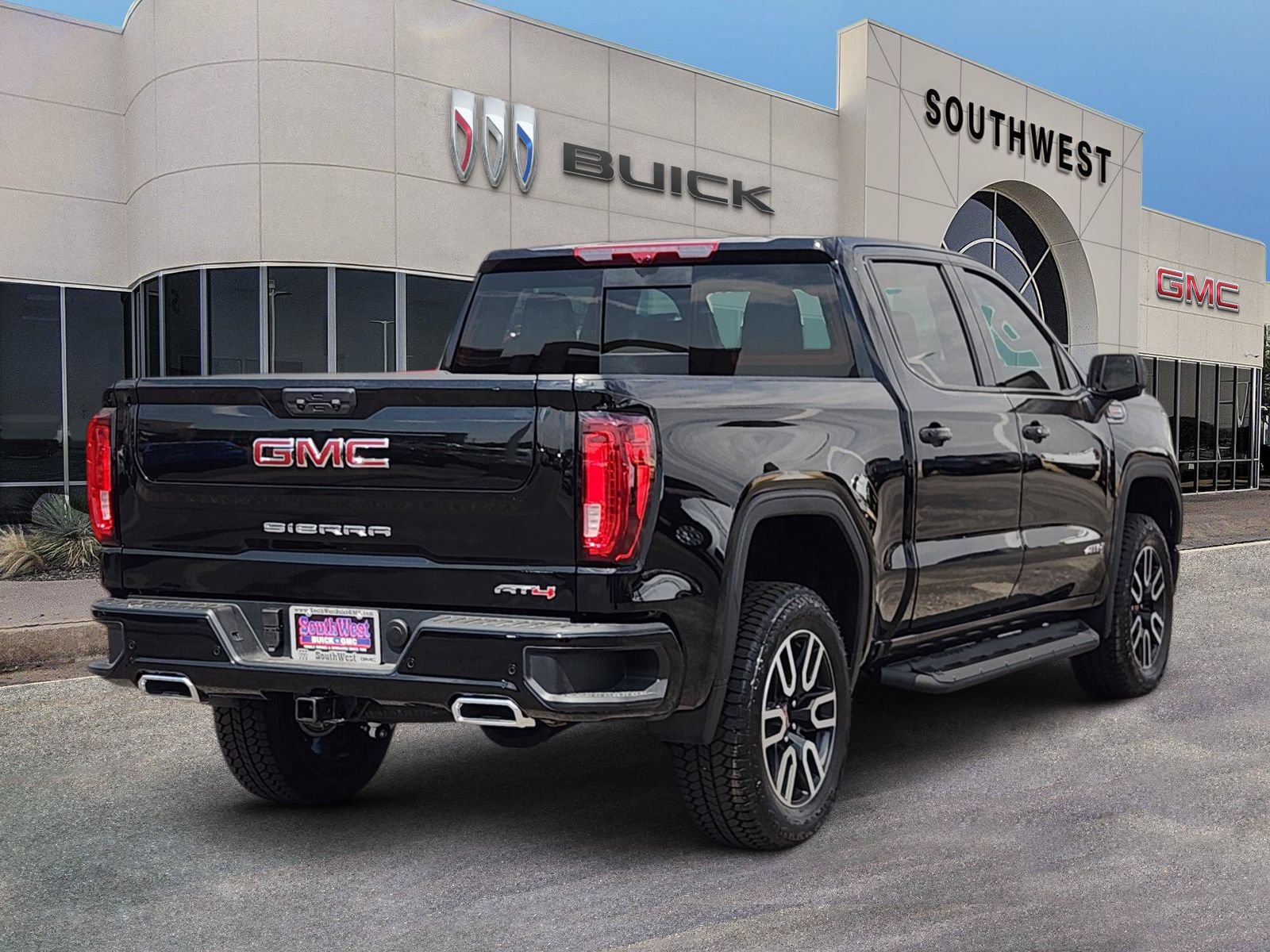 New 2026 GMC Sierra 1500 AT4 w/ AT4 Premium Package AWD/4WD image 5