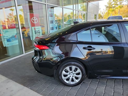 Certified 2025 Toyota Corolla LE image 6