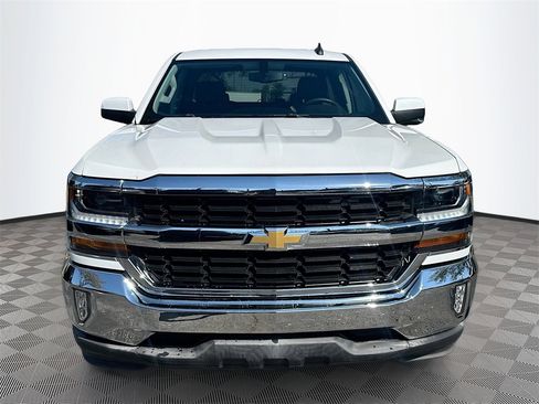 Used 2018 Chevrolet Silverado 1500 LT w/ All Star Edition image 2