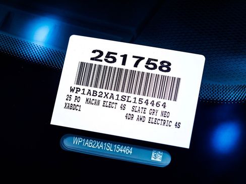 New 2025 Porsche Macan 4S Electric image 34