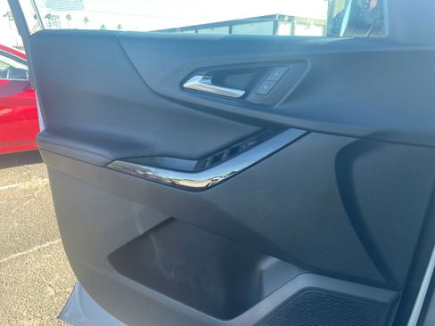 Used 2025 Chevrolet Equinox LT image 20