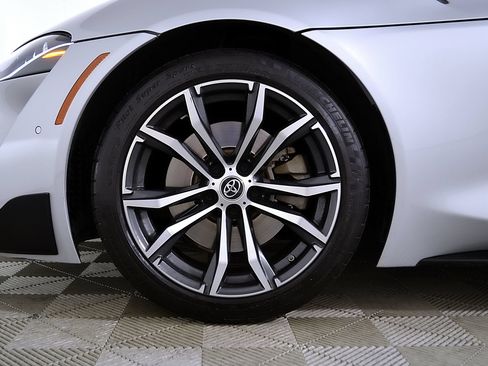 Used 2021 Toyota Supra w/ Safety & Technology Package RWD image 11