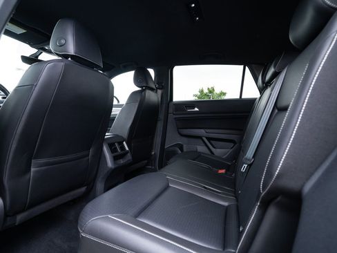 Used 2020 Volkswagen Atlas Cross Sport SE image 39