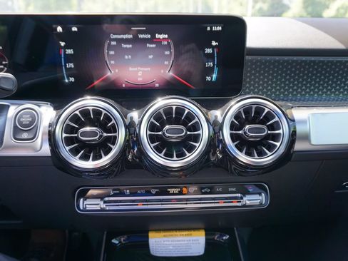 Certified 2025 Mercedes-Benz GLB 250 image 30