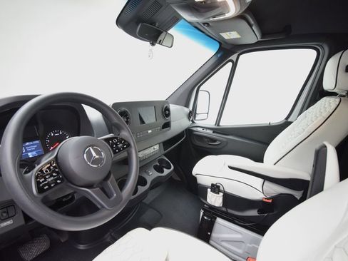 Used 2020 Mercedes-Benz Sprinter 3500 image 15