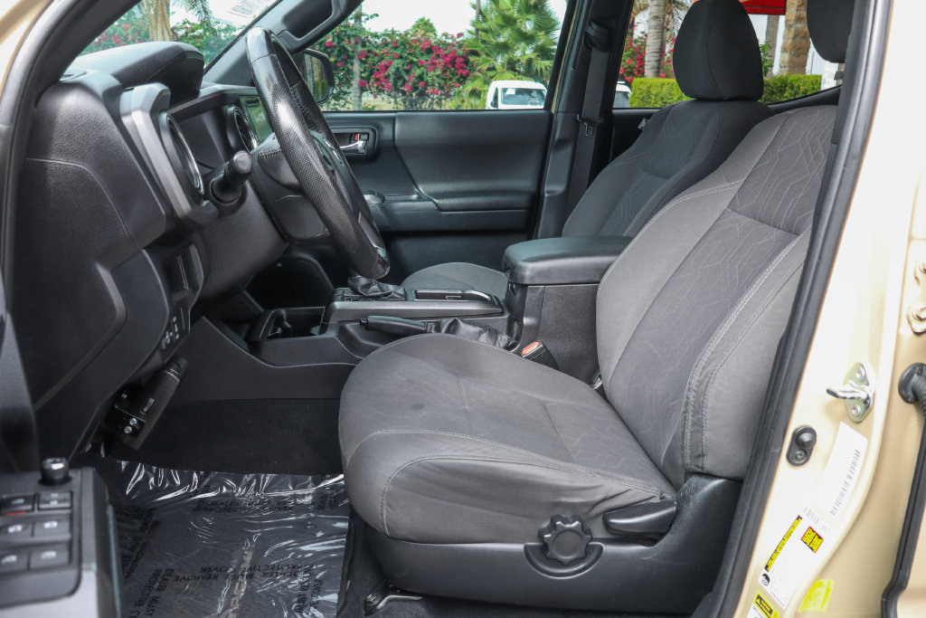 Used 2016 Toyota Tacoma TRD Sport RWD image 18