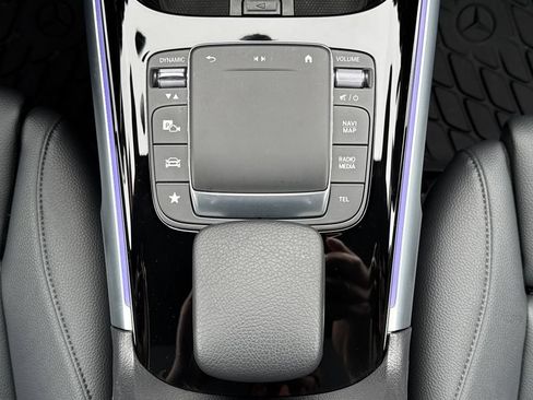 Used 2023 Mercedes-Benz GLB 250 4MATIC image 31