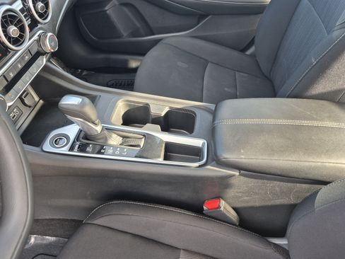 Certified 2024 Nissan Sentra SV FWD image 22