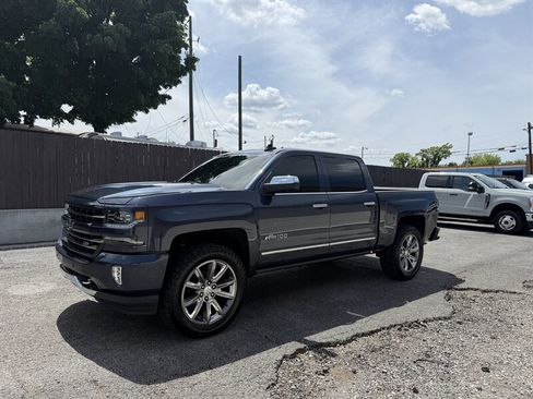 Used 2018 Chevrolet Silverado 1500 LTZ Z71 w/ Centennial Edition AWD/4WD image 6