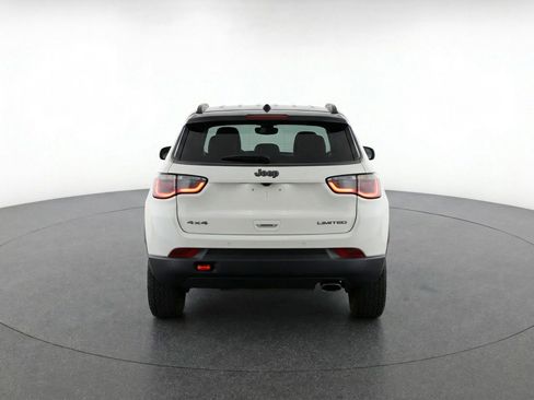 Used 2025 Jeep Compass Trailhawk image 7