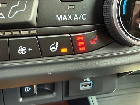 Certified 2024 Ford Maverick Lariat AWD/4WD image 12