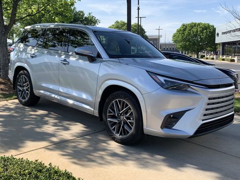 Used 2025 Lexus TX 350 AWD w/ Technology Package image 2