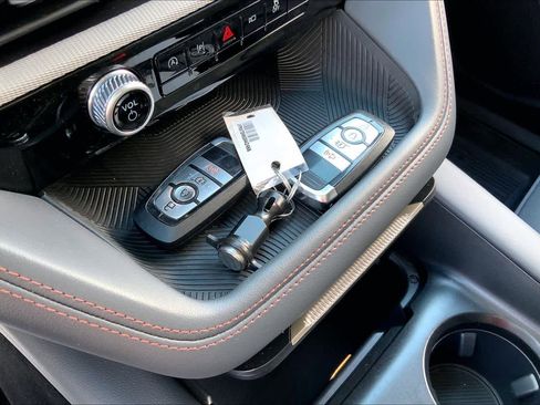 Certified 2025 Ford Explorer Active image 14