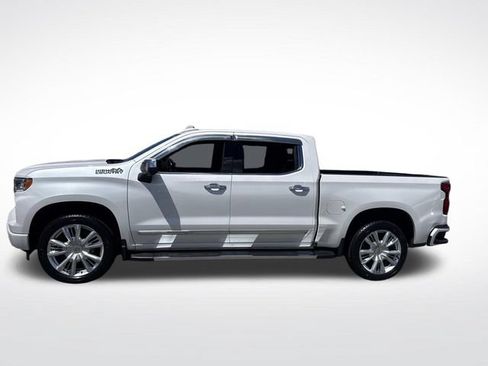 Used 2024 Chevrolet Silverado 1500 High Country w/ High Country Premium Package AWD/4WD image 2