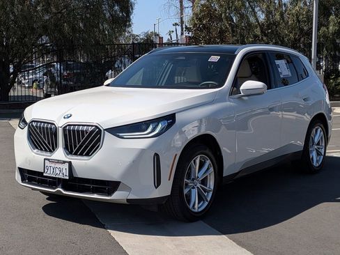 Used 2025 BMW X3 xDrive30i w/ Premium Package AWD/4WD image 2