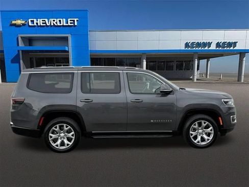 Used 2022 Jeep Wagoneer Series II AWD/4WD image 3