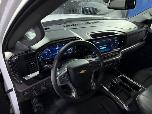 Used 2023 Chevrolet Silverado 1500 LTZ AWD/4WD image 19