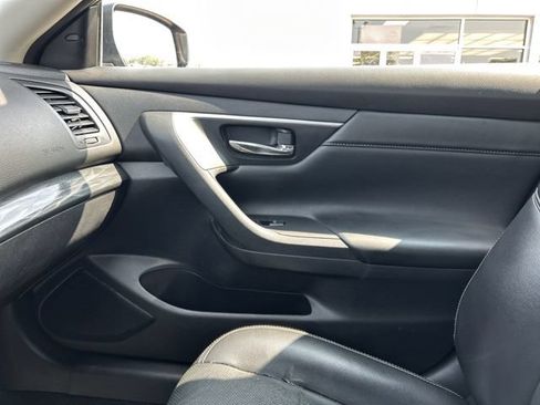Used 2017 Nissan Altima 3.5 SL FWD image 40