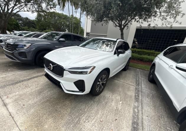 Used 2025 Volvo XC60 B5 Core w/ Protection Package Premier AWD/4WD image 1