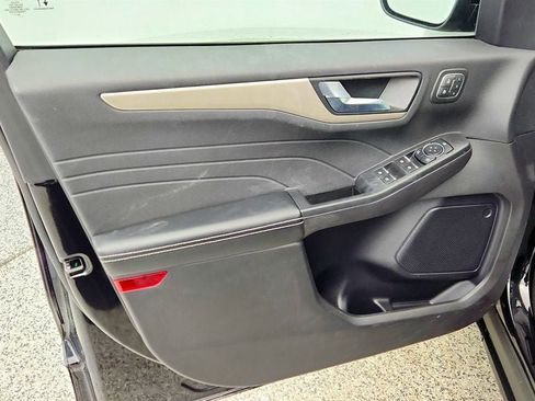 Used 2022 Ford Escape SEL w/ Technology Package image 11