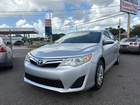 Used 2014 Toyota Camry LE FWD image 1