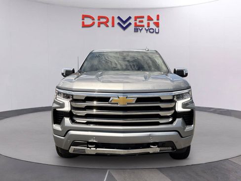 Used 2025 Chevrolet Silverado 1500 High Country AWD/4WD image 9