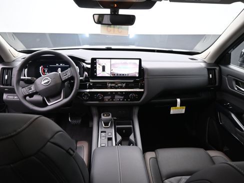 New 2026 Nissan Pathfinder Platinum FWD image 20