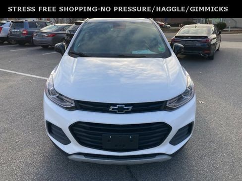 Used 2021 Chevrolet Trax LT w/ Redline Edition image 8