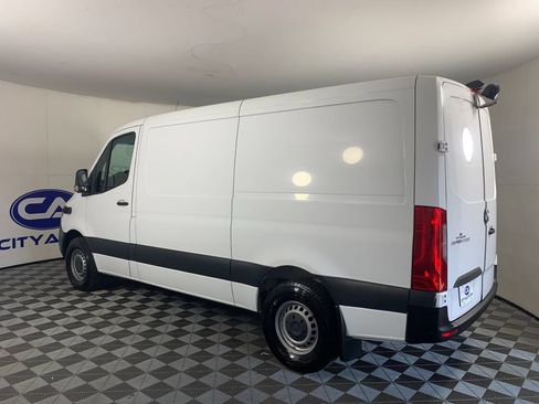 Used 2022 Mercedes-Benz Sprinter 1500 image 5