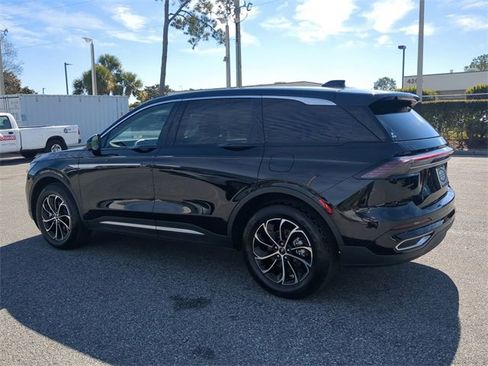 Used 2025 Lincoln Nautilus Premier w/ Equipment Group 102A image 6