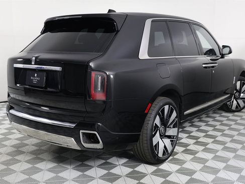 New 2026 Rolls-Royce Cullinan image 7