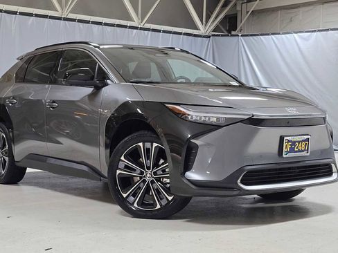 Used 2024 Mercedes-Benz Sprinter 2500 image 31