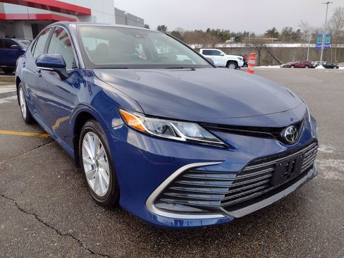 Used 2023 Toyota Camry LE image 10