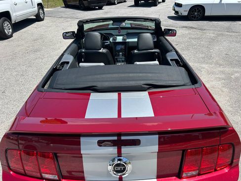 Used 2005 Ford Mustang GT RWD image 28