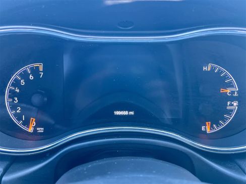 Used 2017 Jeep Grand Cherokee Altitude image 32