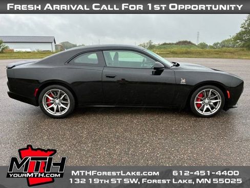 Used 2024 Dodge Charger Daytona Scat Pack w/ Plus Group AWD/4WD image 1