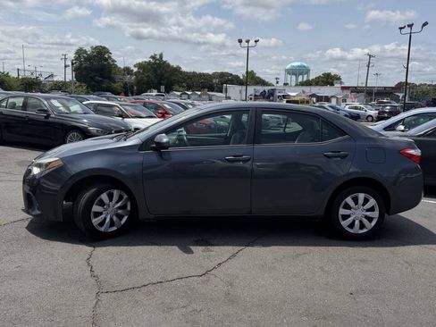 Used 2016 Toyota Corolla FWD image 14