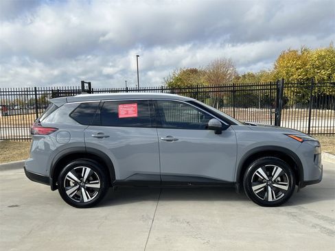 Certified 2024 Nissan Rogue SL w/ SL Premium Package image 3