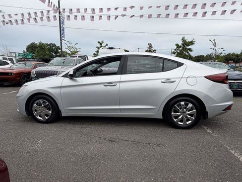 Used 2020 Hyundai Elantra SE FWD image 3