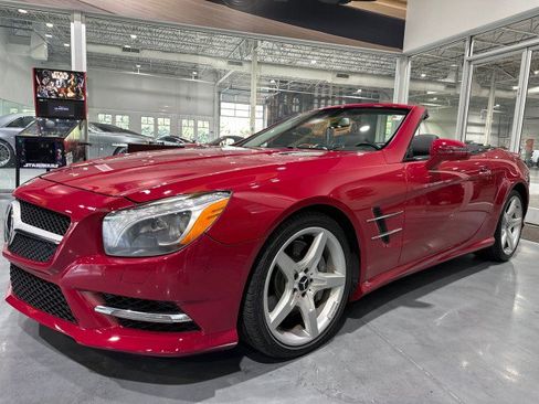 Used 2015 Mercedes-Benz SL 550 w/ Driver Assistance Package image 19