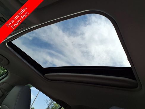 Used 2020 Toyota RAV4 XLE Premium FWD image 19