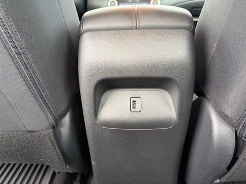 Certified 2025 Nissan Sentra SR image 30