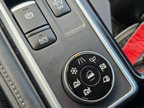 Used 2025 Nissan Pathfinder SL w/ SL Premium Package image 42