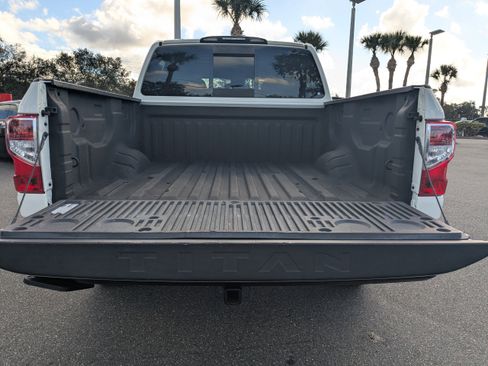 Used 2021 Nissan Titan S w/ S Utility Package image 13