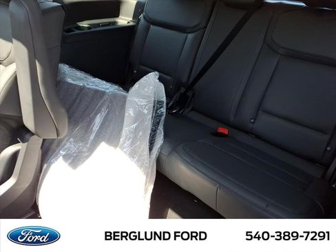 New 2026 Ford Expedition Active AWD/4WD image 9