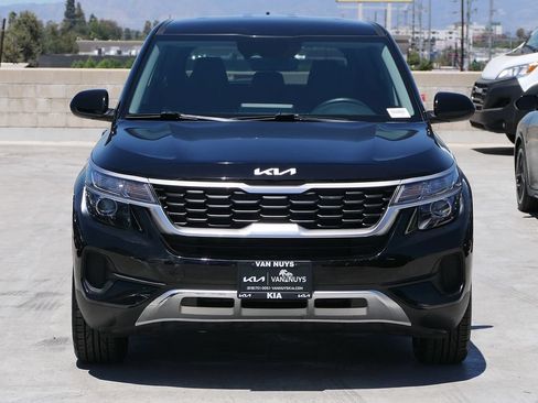 Used 2023 Kia Seltos LX AWD/4WD image 7