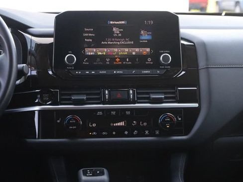 Certified 2025 Nissan Pathfinder SV AWD/4WD image 19