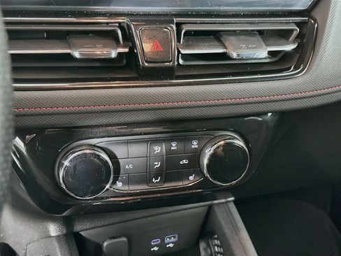 Used 2024 Chevrolet TrailBlazer RS FWD image 22